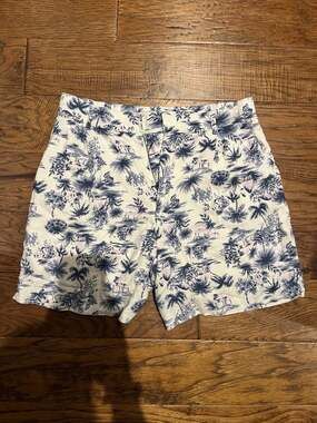 Abercrombie & Fitch Ultra High Rise Linen-Blend Pleated Shorts Tropical Print